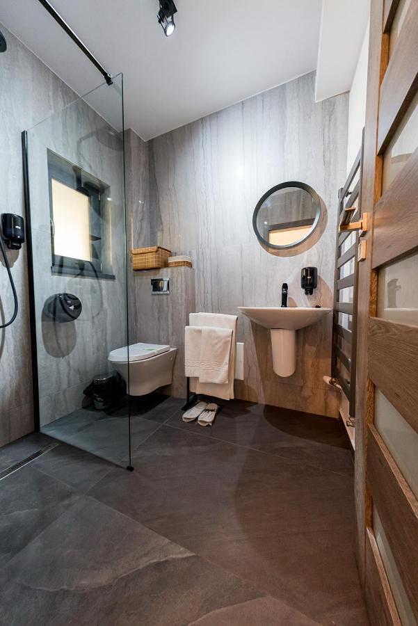 Belmont Voronet Hotel Buitenkant foto