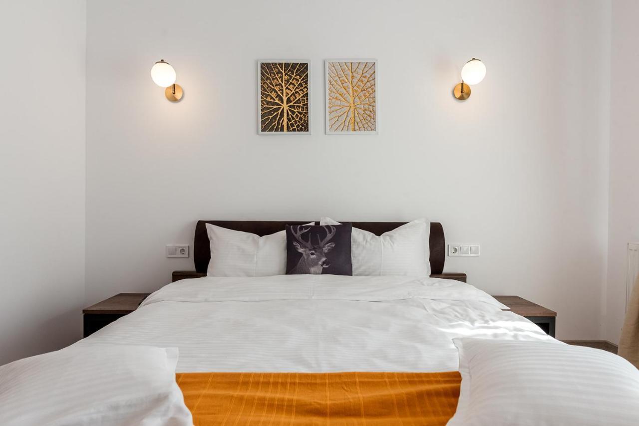 Belmont Voronet Hotel Buitenkant foto